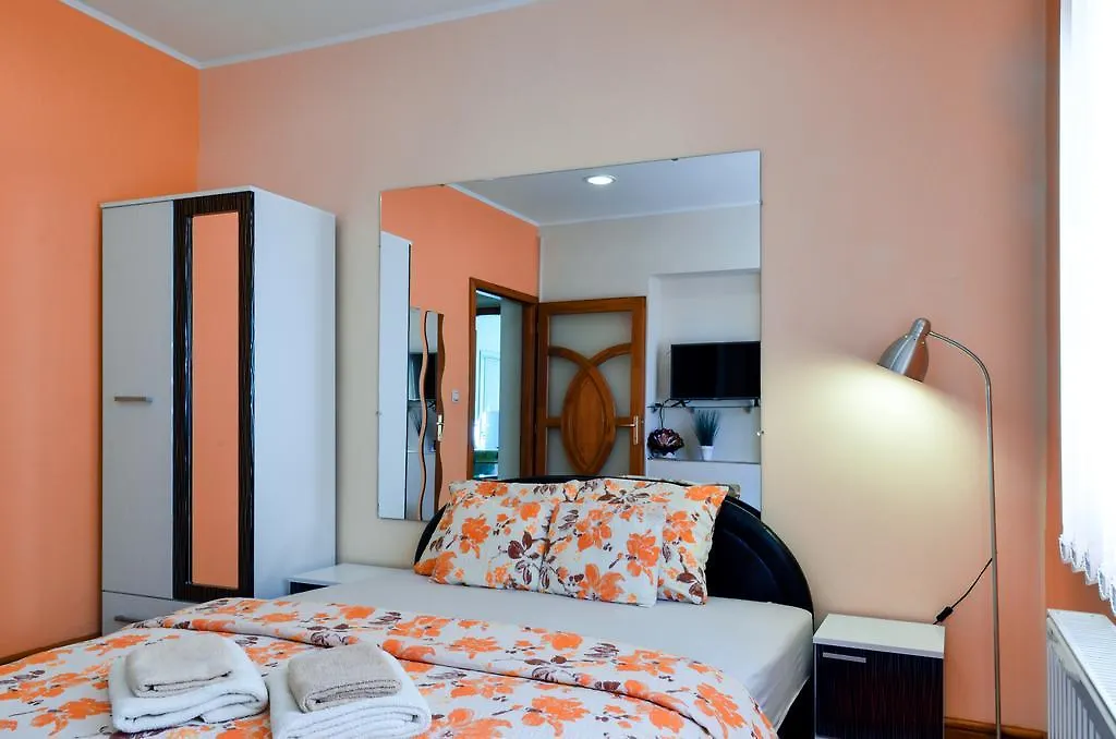 Apartment Harmonia Apartmanhaz Eger