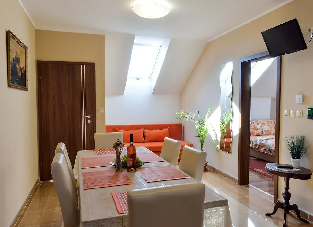 Apartment Harmonia Apartmanhaz Eger