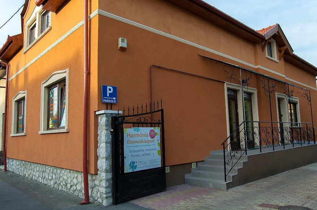 Harmonia Apartmanhaz Eger Apartment