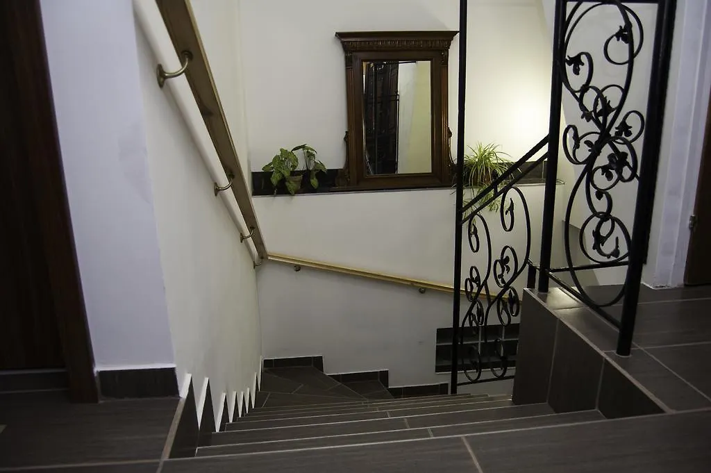 Apartment Harmonia Apartmanhaz Eger